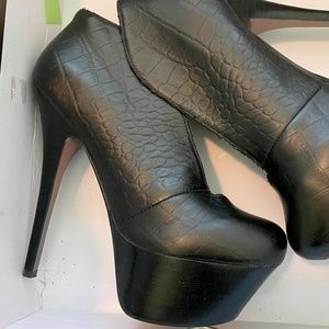 bebe Kyra Croco Heeled Booties, Size 7, Never Worn